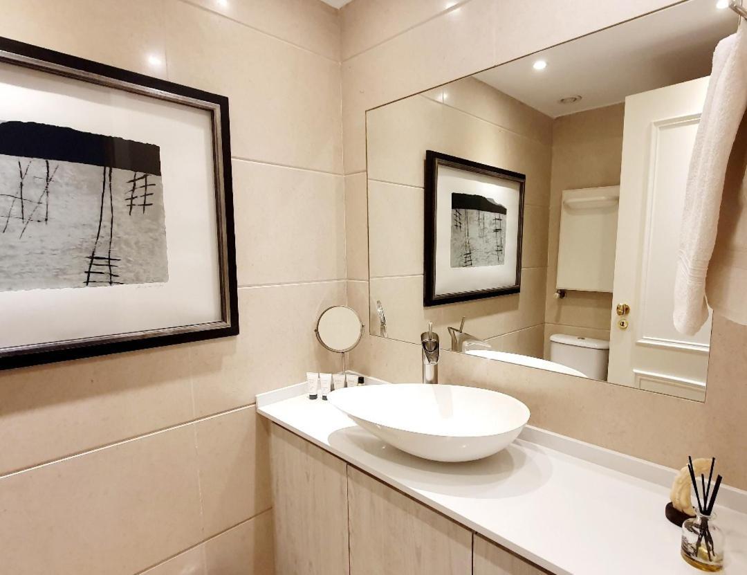 River View & Close To The Beach - Quarto Em 알마다 외부 사진